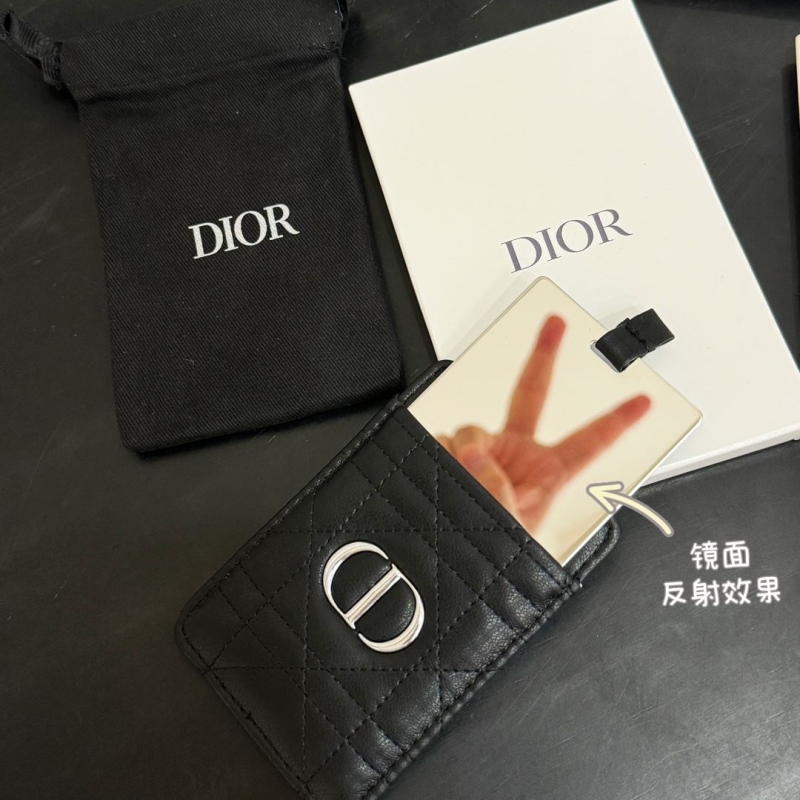 CHRISTIAN DIOR